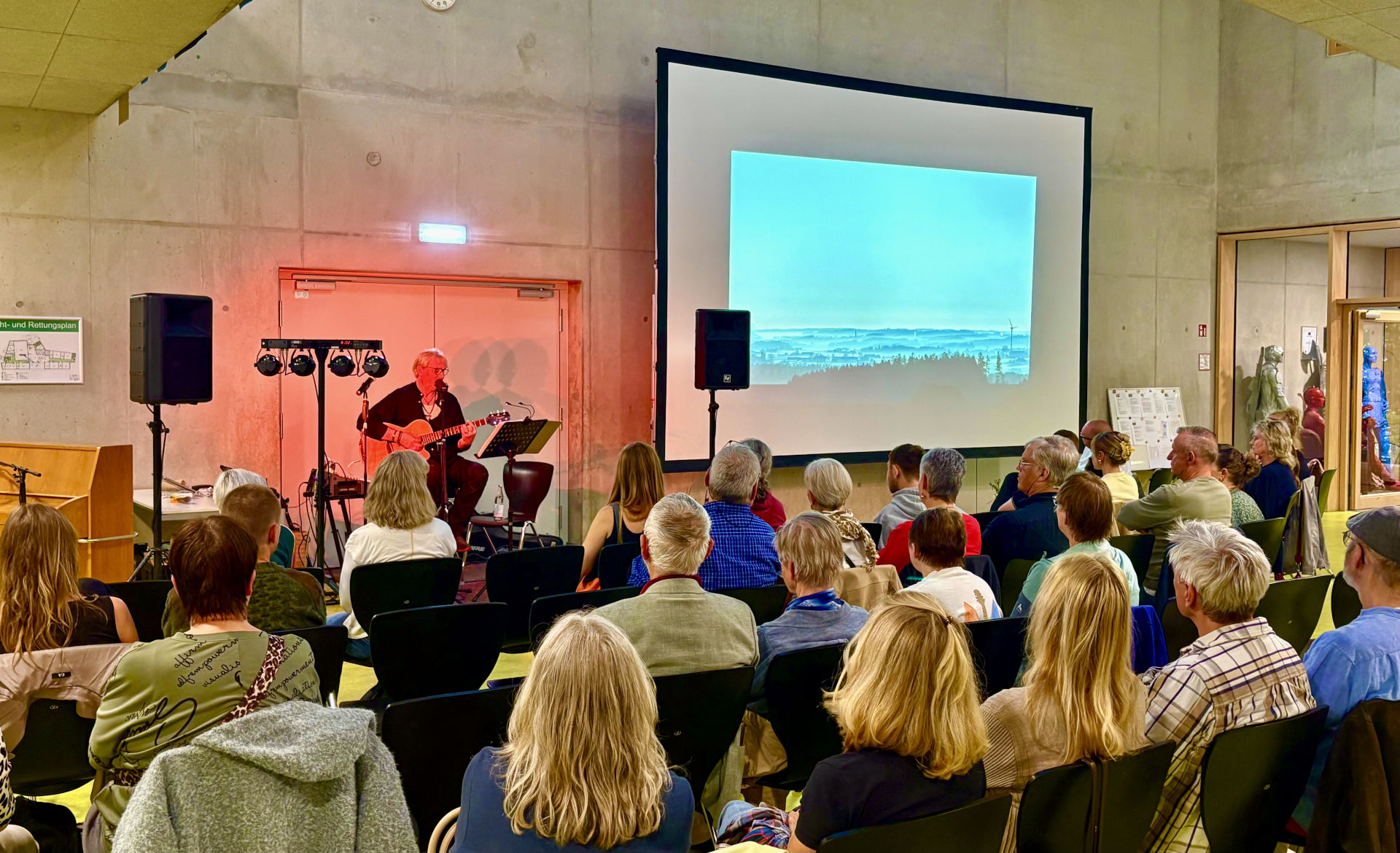 sio_solo_bei_benefizkonzert_bruecken_baun_am_6-6-26_in_elkofen_foto_johannes_kern
